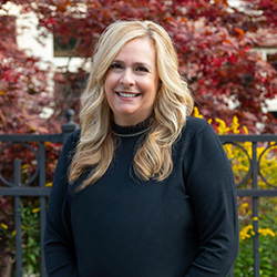 Kim, Dental Hygienist